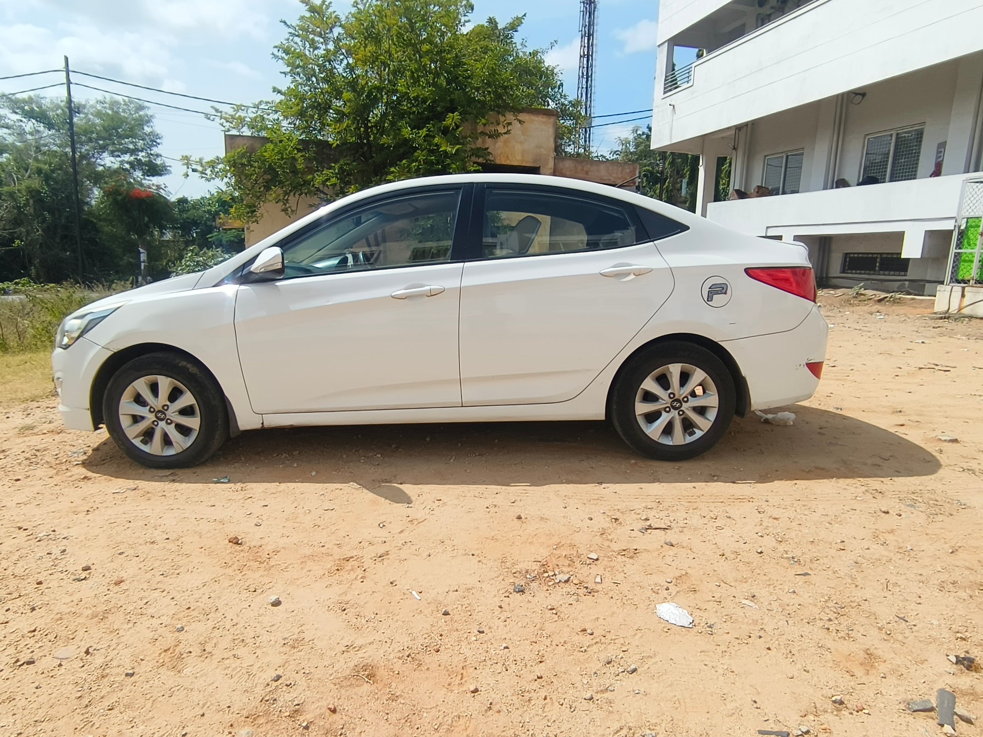 View 2015 Hyundai Fluidic Verna 1.6 VTVT Image 17 Used 2015 Hyundai Fluidic Verna 1.6 VTVT Image 17