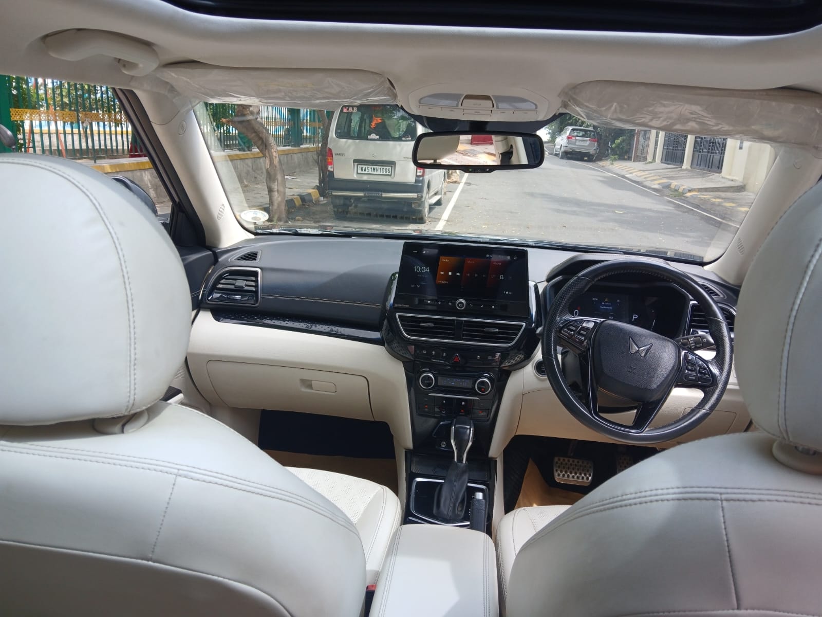 View 2024 Mahindra XUV 3XO AX7 1.2 TGDi AT Image 13 Used 2024 Mahindra XUV 3XO AX7 1.2 TGDi AT Image 13