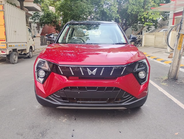 View Mahindra XUV 3XO Image 2 Used Mahindra XUV 3XO Image 2