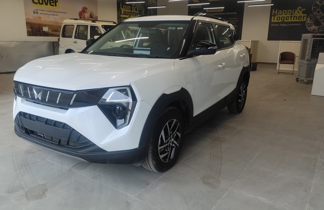 View Mahindra XUV 3XO Image 1 Used Mahindra XUV 3XO Image 1