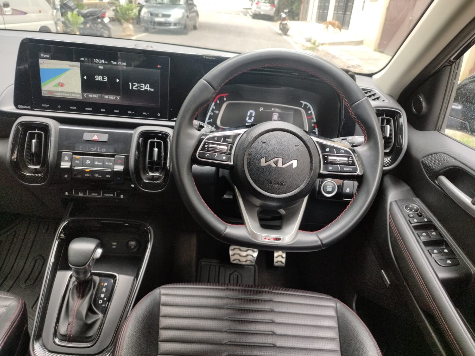 View 2022 Kia Sonet GTX Plus Diesel Image 11 Used 2022 Kia Sonet GTX Plus Diesel Image 11