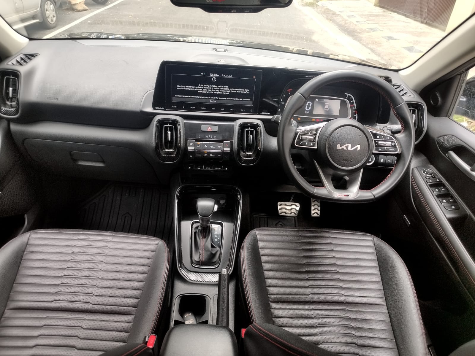 View 2022 Kia Sonet GTX Plus Diesel Image 9 Used 2022 Kia Sonet GTX Plus Diesel Image 9