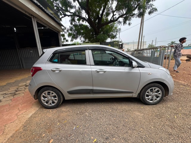 View Hyundai Grand i10 Image 8 Used Hyundai Grand i10 Image 8