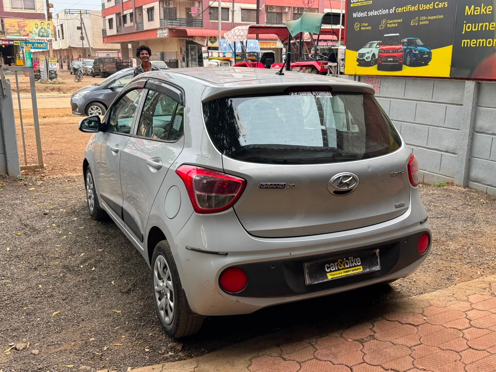 View 2017 Hyundai Grand i10 1.2 Sportz Petrol BS IV Image 10 Used 2017 Hyundai Grand i10 1.2 Sportz Petrol BS IV Image 10