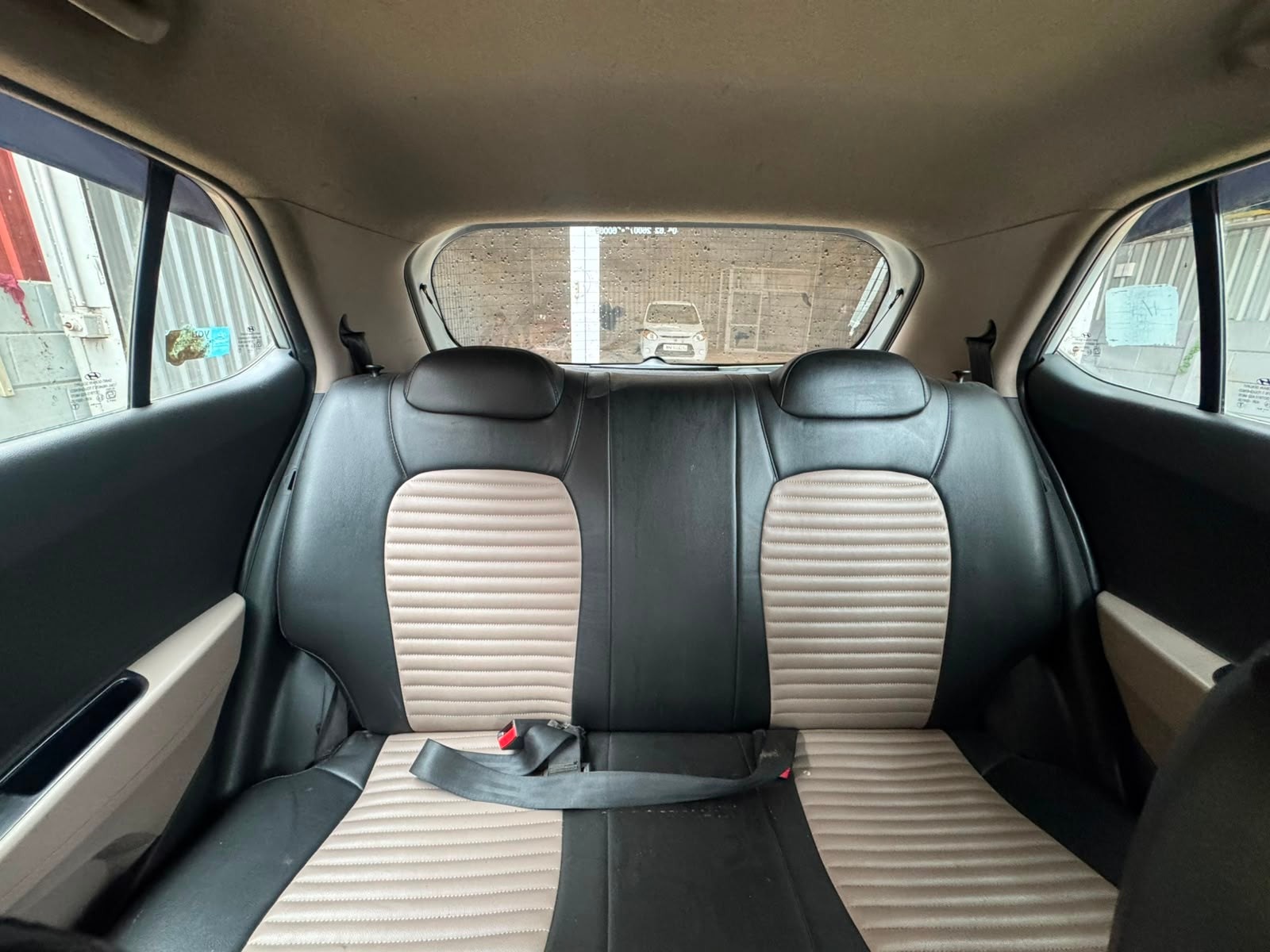 View 2017 Hyundai Grand i10 1.2 Sportz Petrol BS IV Image 5 Used 2017 Hyundai Grand i10 1.2 Sportz Petrol BS IV Image 5