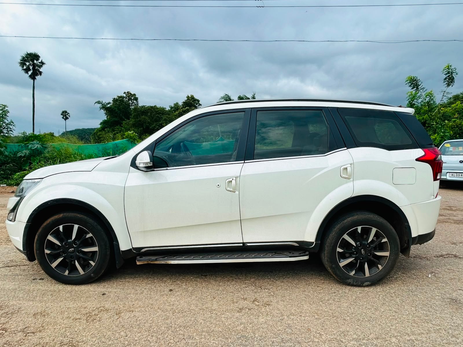 View 2018 Mahindra XUV500 W11(O) AT BS IV Image 6 Used 2018 Mahindra XUV500 W11(O) AT BS IV Image 6