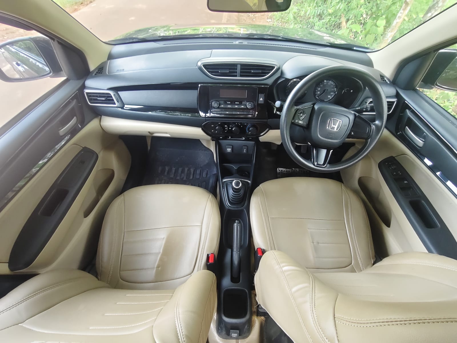 View 2020 Honda Amaze S MT Petrol Image 11 Used 2020 Honda Amaze S MT Petrol Image 11