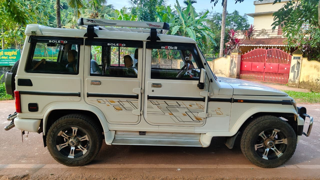 View 2014 Mahindra Bolero ZLX BS4 Image 8 Used 2014 Mahindra Bolero ZLX BS4 Image 8