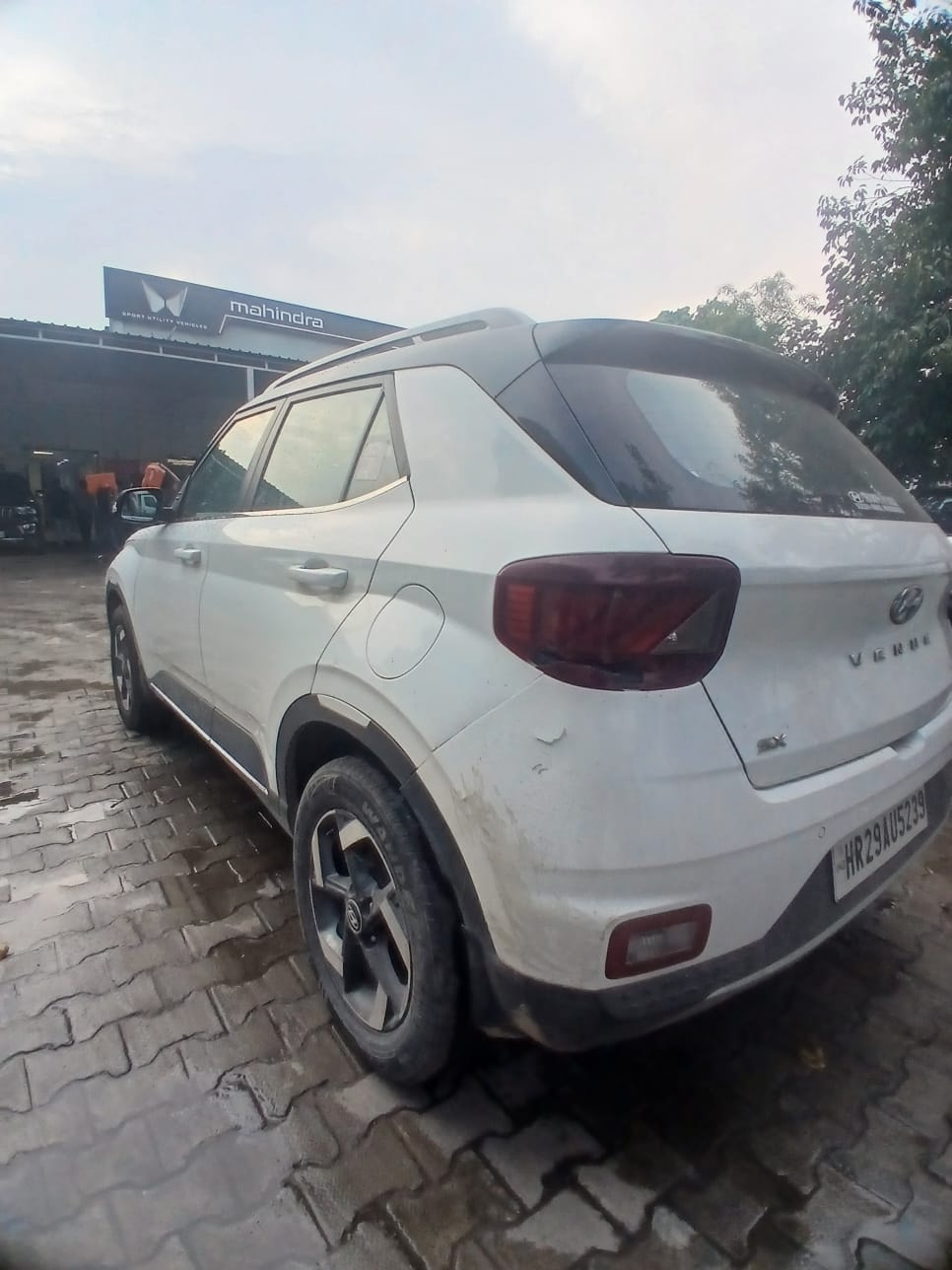View 2019 Hyundai Venue SX 1.0 Petrol Dual Tone BS IV Image 9 Used 2019 Hyundai Venue SX 1.0 Petrol Dual Tone BS IV Image 9