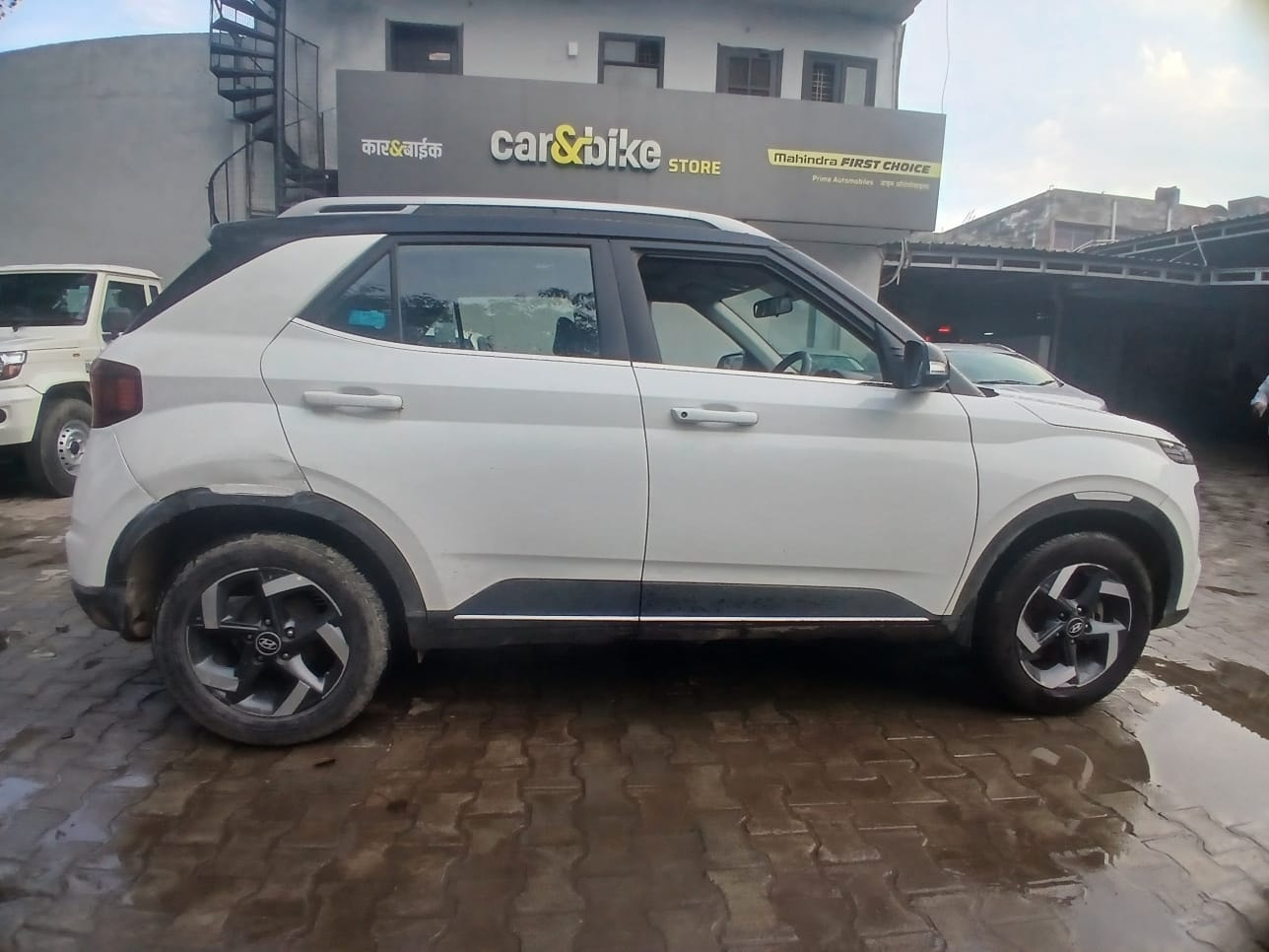 View 2019 Hyundai Venue SX 1.0 Petrol Dual Tone BS IV Image 7 Used 2019 Hyundai Venue SX 1.0 Petrol Dual Tone BS IV Image 7