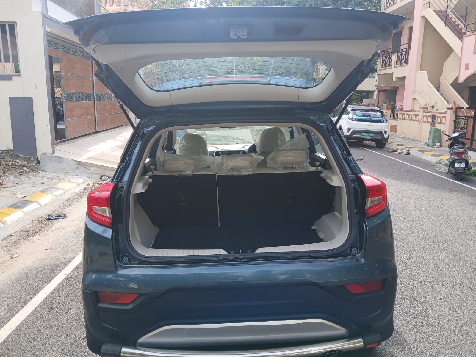 Used 2021 Mahindra XUV300 Used 2021 Mahindra XUV300