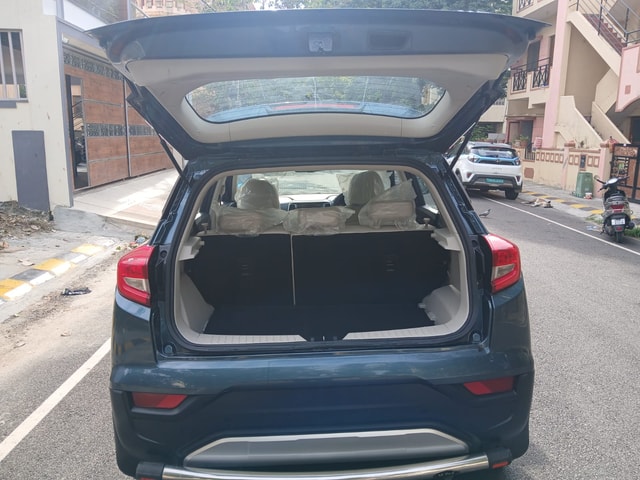 View Mahindra XUV300 Image 17 Used Mahindra XUV300 Image 17