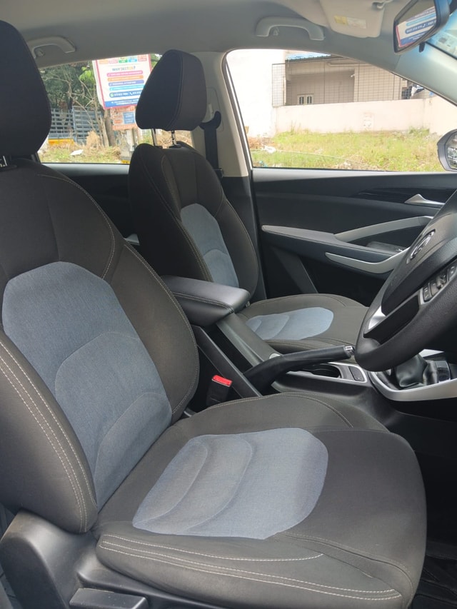 View MG Hector Image 13 Used MG Hector Image 13