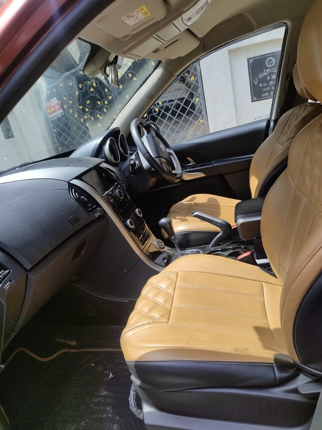 View Mahindra XUV500 Image 11 Used Mahindra XUV500 Image 11