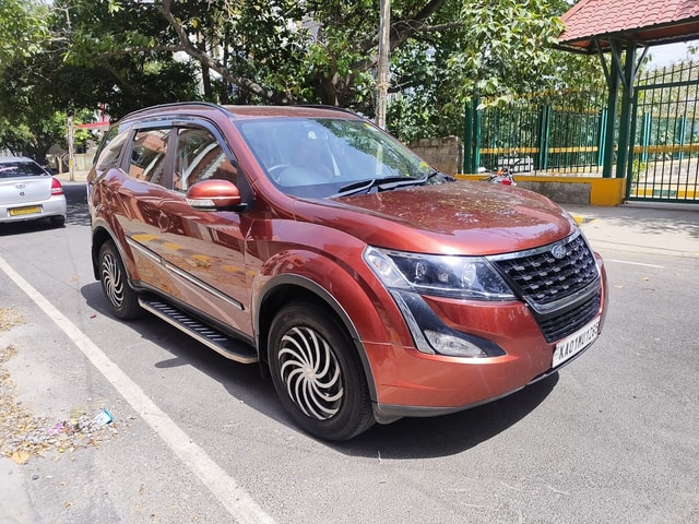 View Mahindra XUV500 Image 12 Used Mahindra XUV500 Image 12