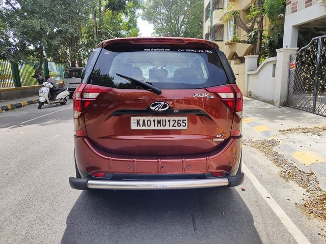 View Mahindra XUV500 Image 3 Used Mahindra XUV500 Image 3