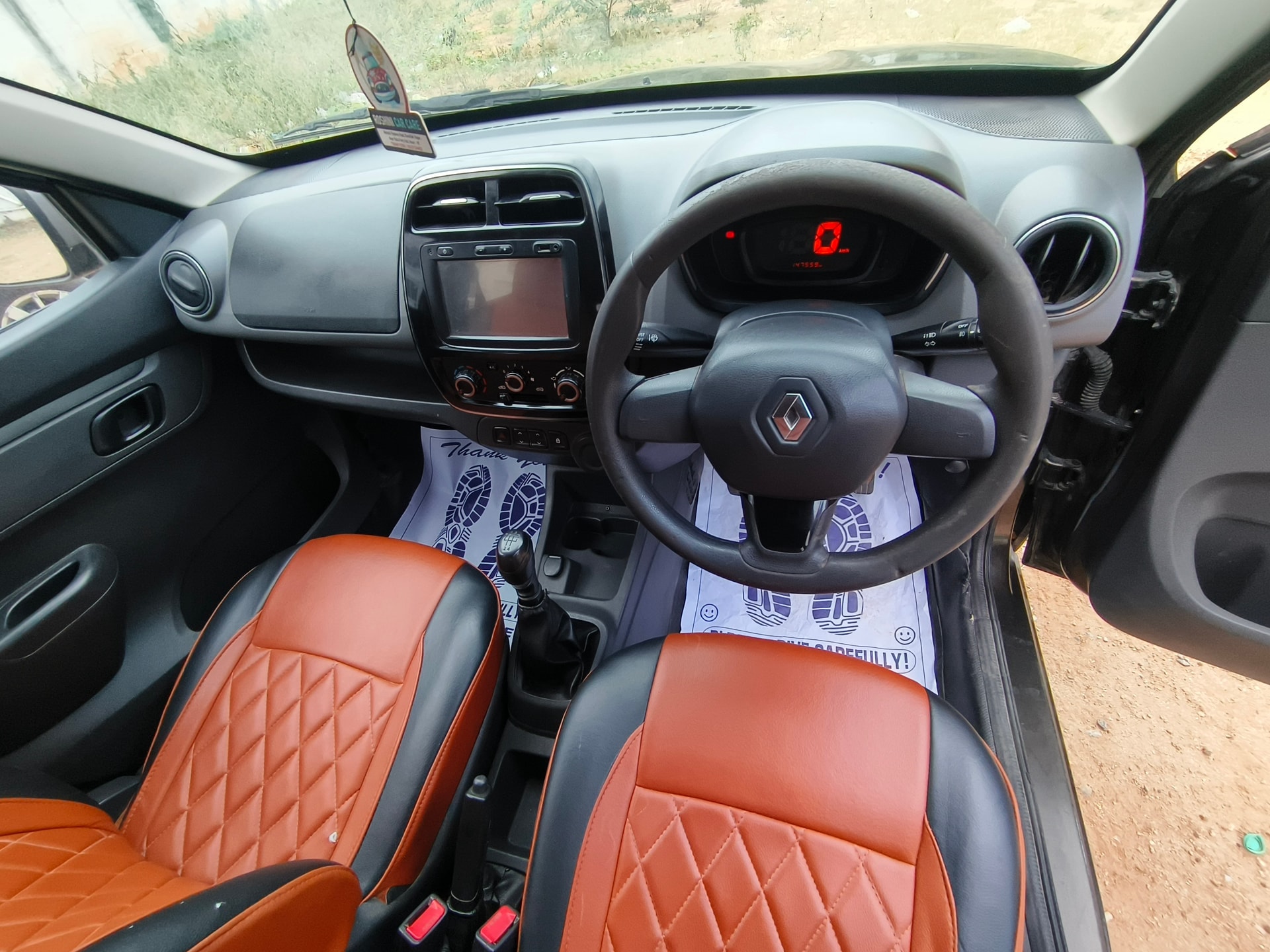 View 2016 Renault Kwid RXT 1.0 BS IV Image 9 Used 2016 Renault Kwid RXT 1.0 BS IV Image 9