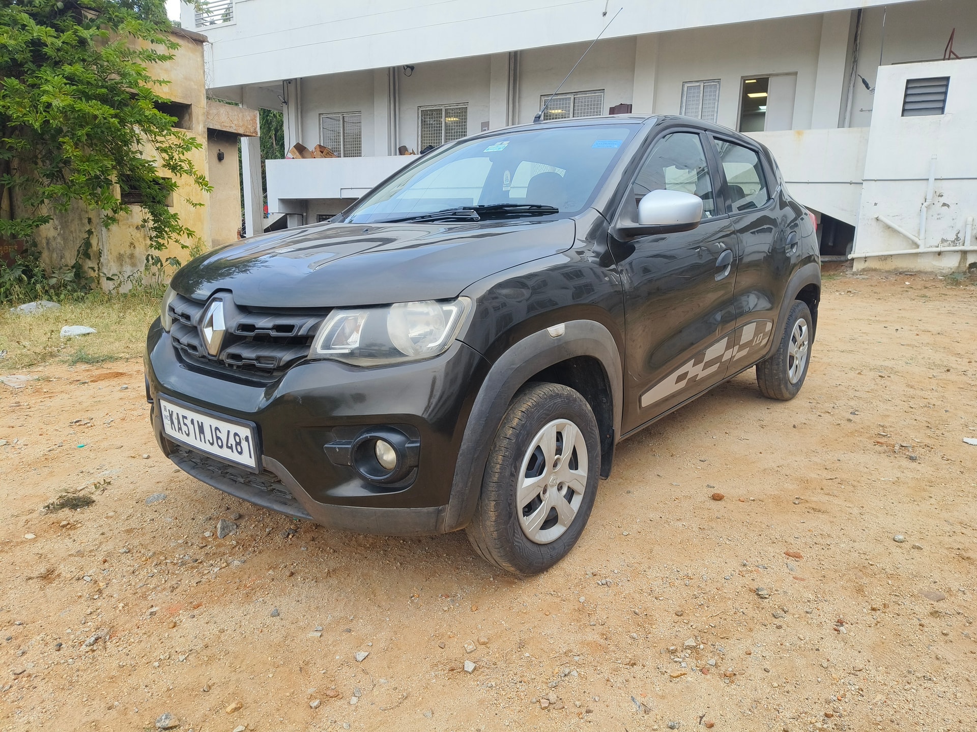 View 2016 Renault Kwid RXT 1.0 BS IV Image 1 Used 2016 Renault Kwid RXT 1.0 BS IV Image 1