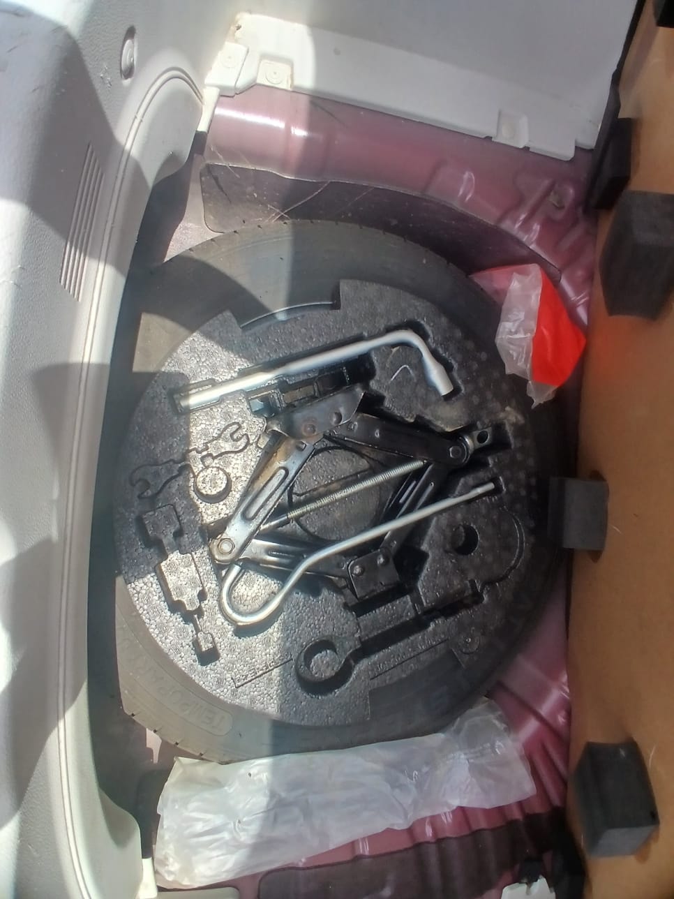 View 2024 Mahindra XUV 3XO MX2 Image 17 Used 2024 Mahindra XUV 3XO MX2 Image 17