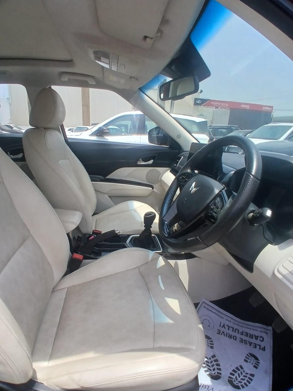View 2024 Mahindra XUV 3XO MX2 Image 3 Used 2024 Mahindra XUV 3XO MX2 Image 3