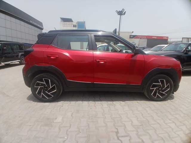 View Mahindra XUV 3XO Image 8 Used Mahindra XUV 3XO Image 8