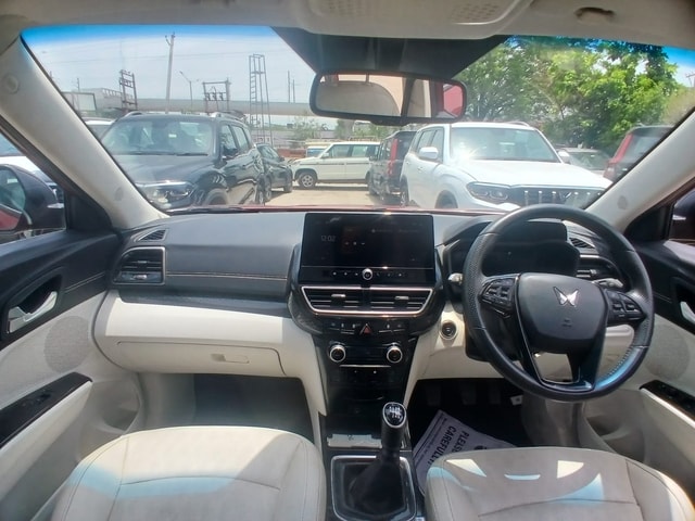 View Mahindra XUV 3XO Image 9 Used Mahindra XUV 3XO Image 9