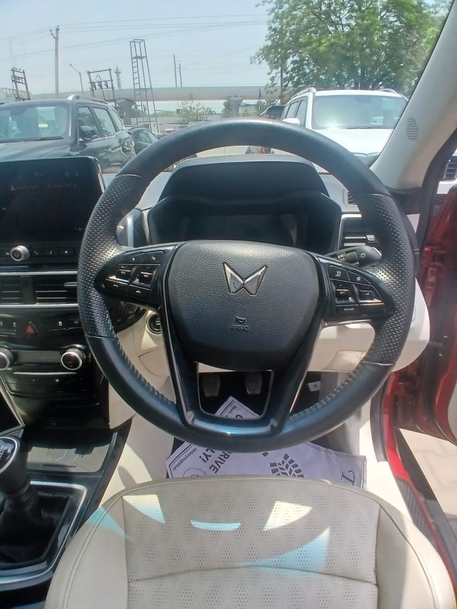 View Mahindra XUV 3XO Image 11 Used Mahindra XUV 3XO Image 11