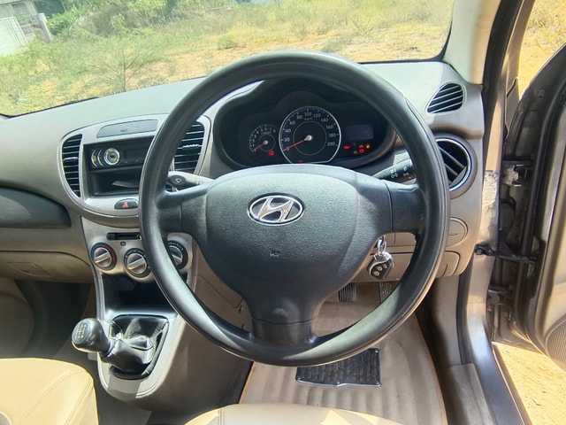 View Hyundai i10 Image 11 Used Hyundai i10 Image 11