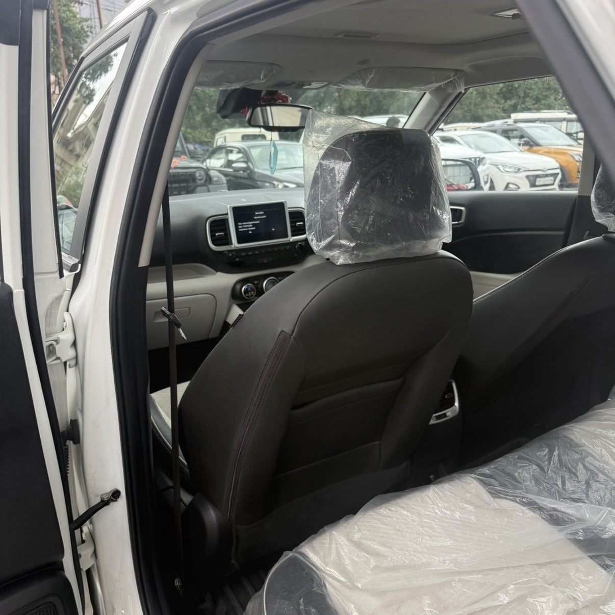 View 2025 Hyundai Venue SX (O) 1.0 Turbo Petrol DCT Image 13 Used 2025 Hyundai Venue SX (O) 1.0 Turbo Petrol DCT Image 13