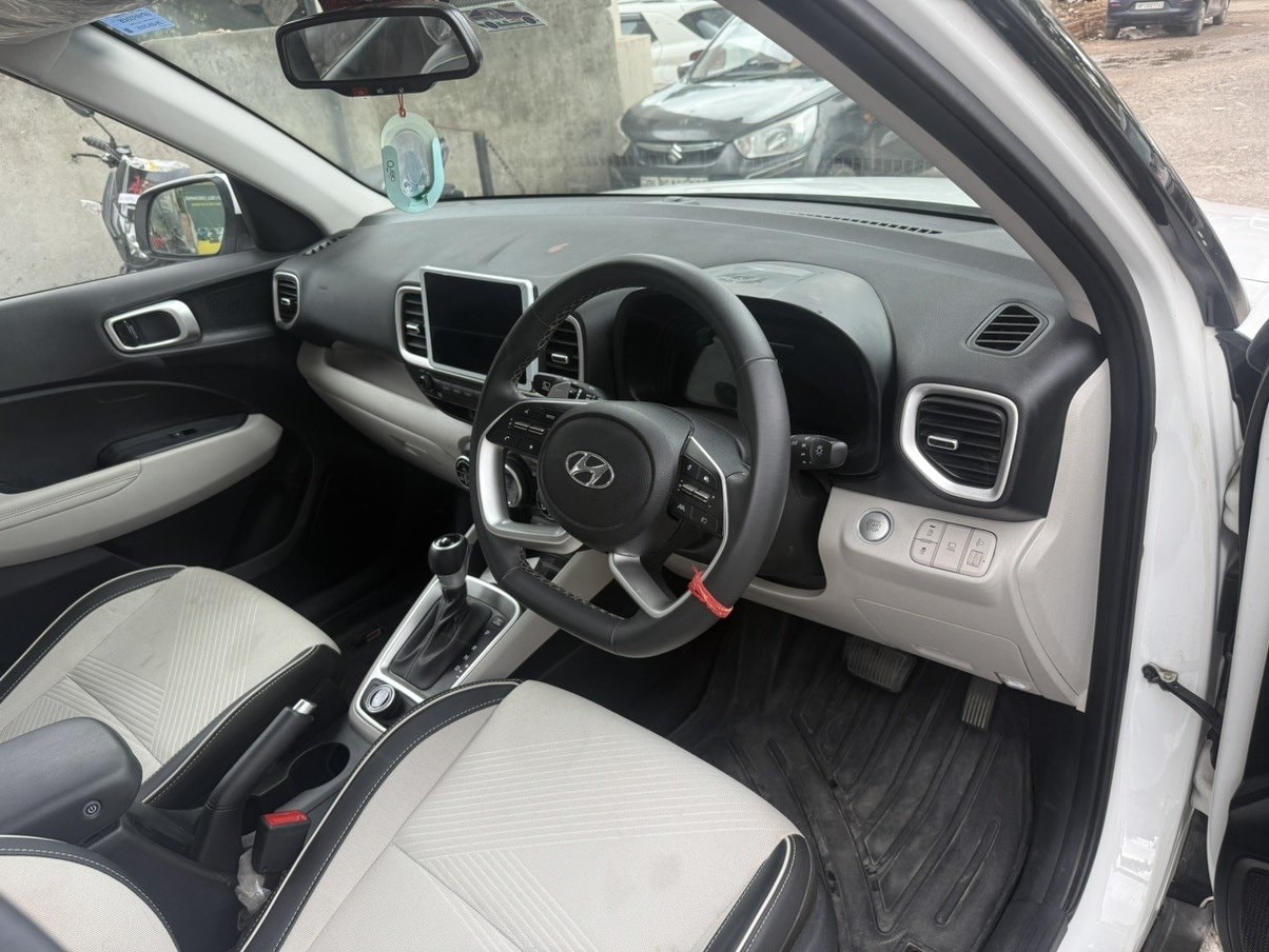 View 2025 Hyundai Venue SX (O) 1.0 Turbo Petrol DCT Image 11 Used 2025 Hyundai Venue SX (O) 1.0 Turbo Petrol DCT Image 11