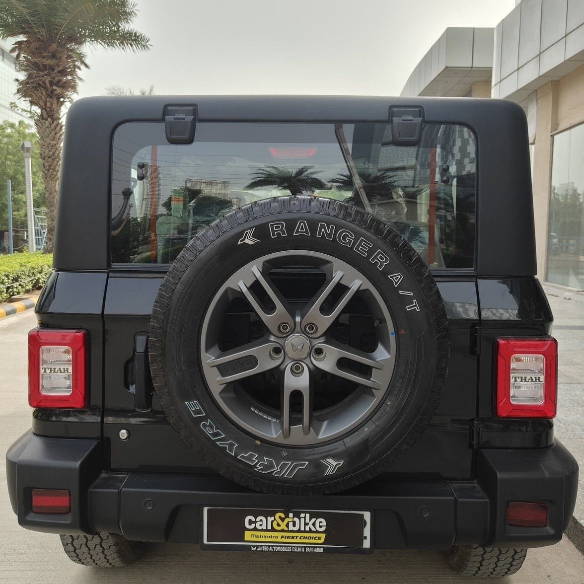 View 2025 Mahindra Thar LX Automatic 4 Seater Hard Top Diesel Image 3 Used 2025 Mahindra Thar LX Automatic 4 Seater Hard Top Diesel Image 3