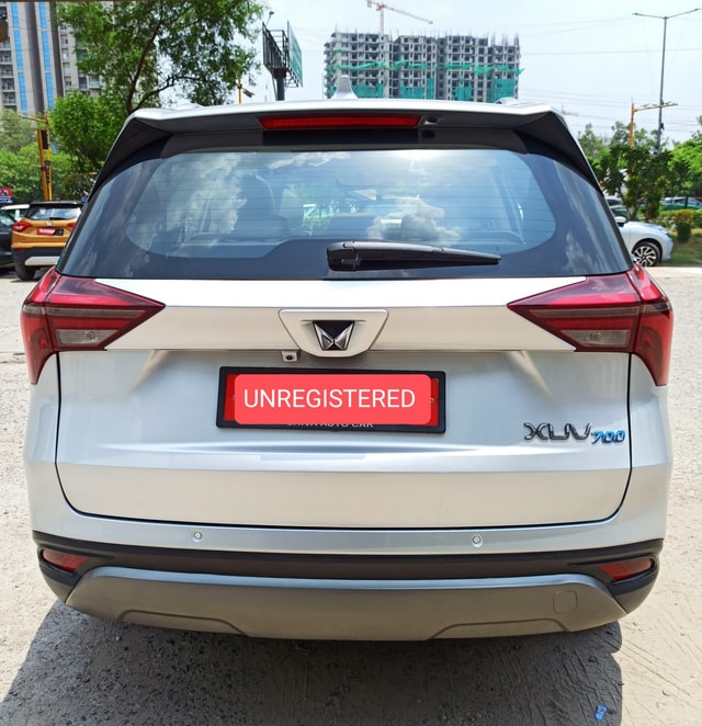 View Mahindra XUV700 Image 4 Used Mahindra XUV700 Image 4