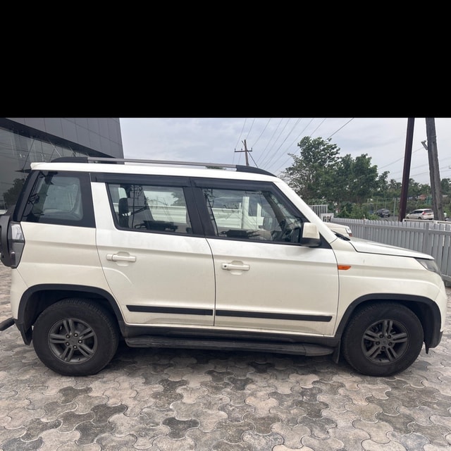 View Mahindra TUV300 Image 8 Used Mahindra TUV300 Image 8