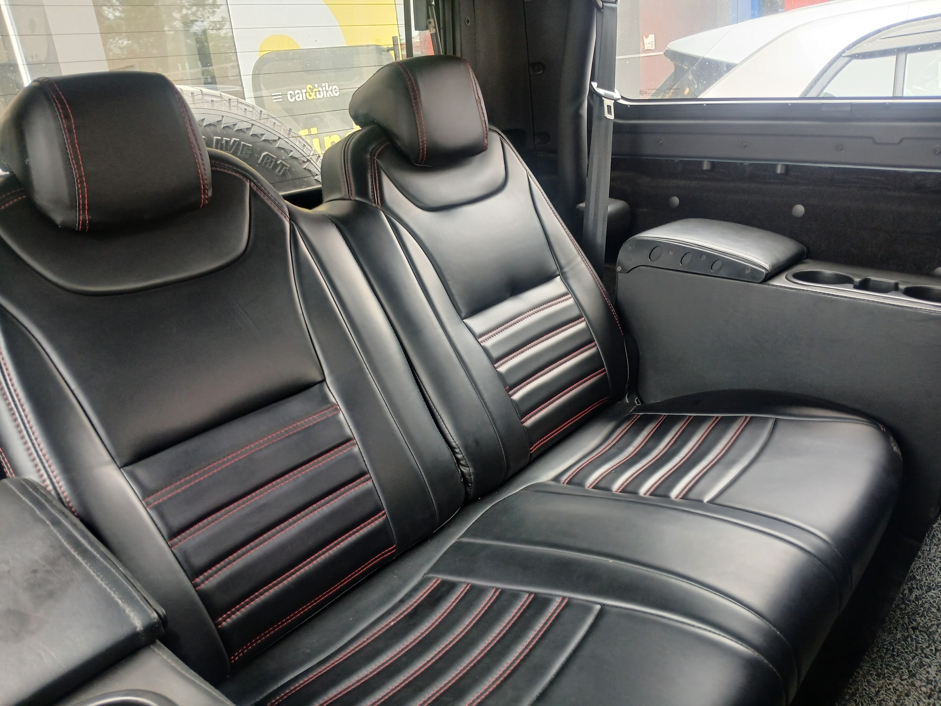 View 2022 Mahindra Thar LX Manual 4 Seater Hard Top Diesel Image 5 Used 2022 Mahindra Thar LX Manual 4 Seater Hard Top Diesel Image 5