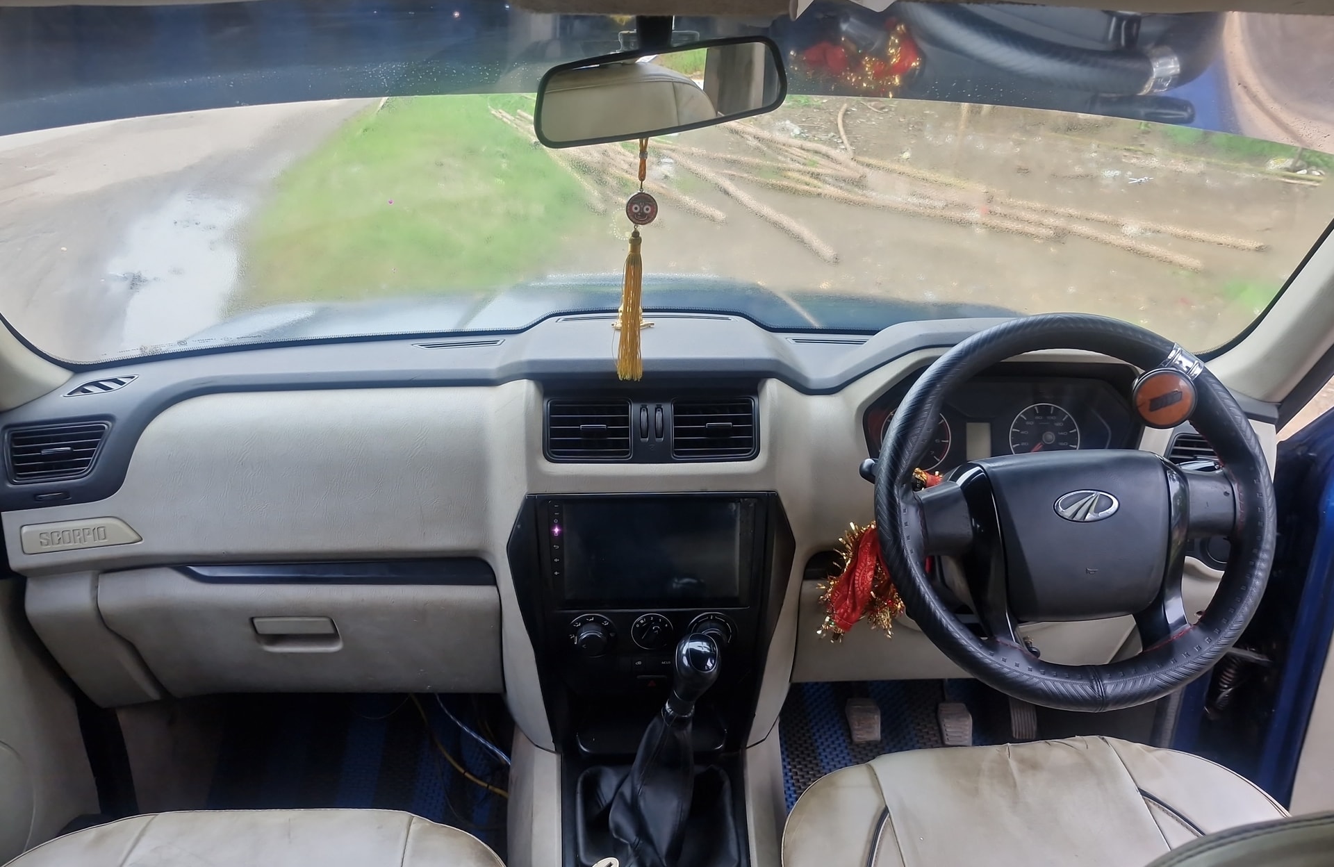 View 2016 Mahindra Scorpio S2 2WD Image 9 Used 2016 Mahindra Scorpio S2 2WD Image 9