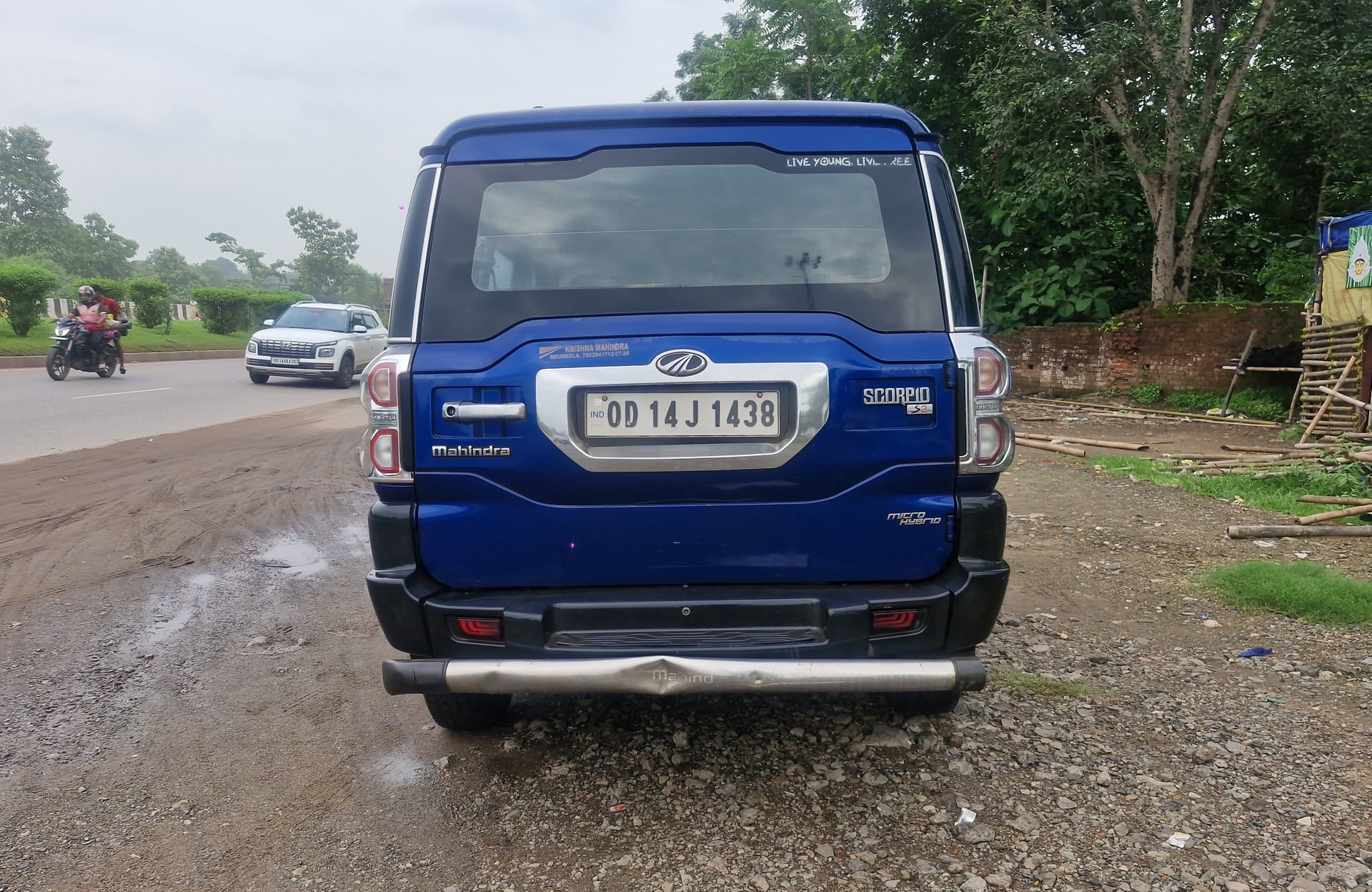 View 2016 Mahindra Scorpio S2 2WD Image 4 Used 2016 Mahindra Scorpio S2 2WD Image 4