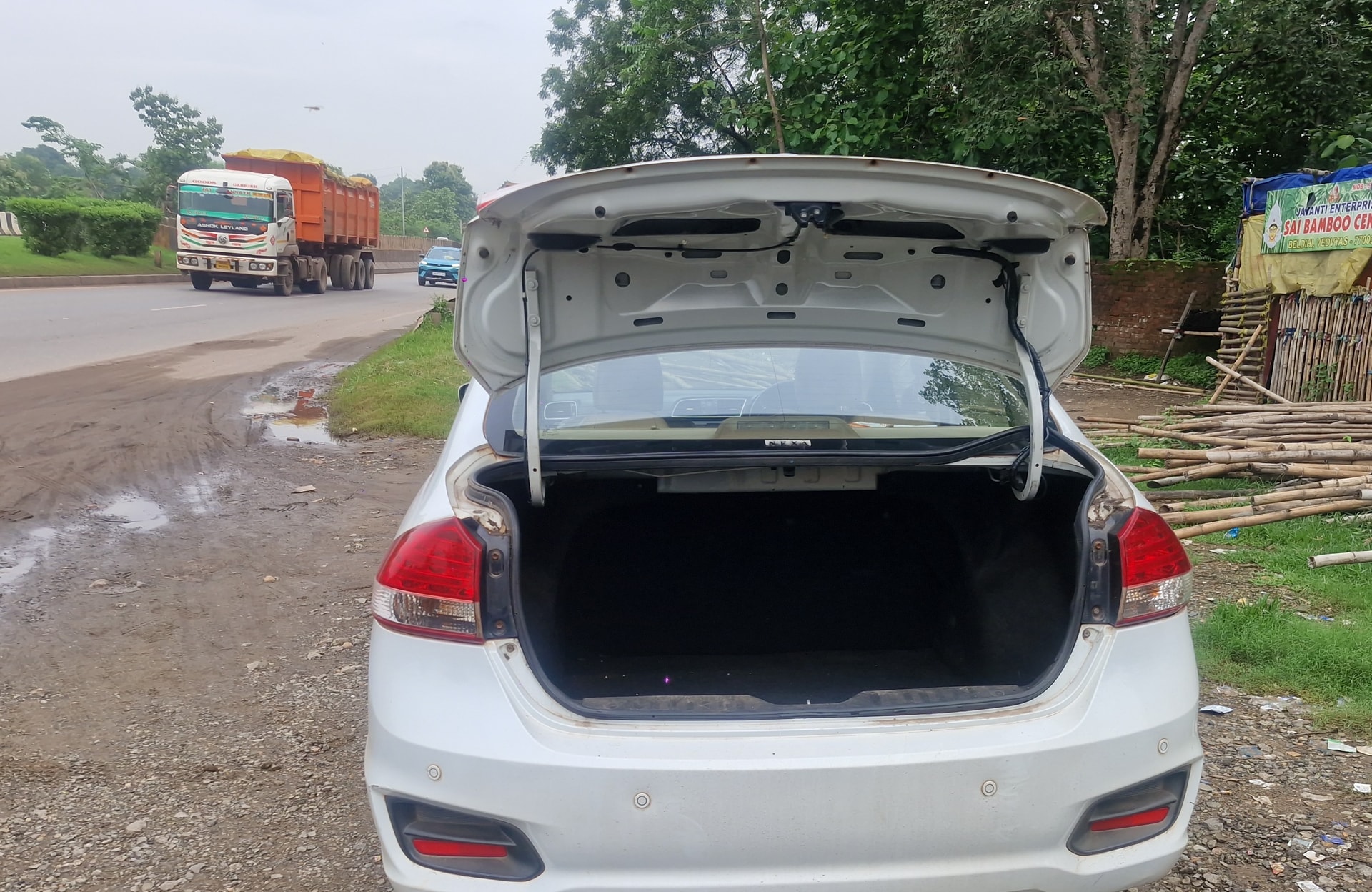 View 2017 Maruti Suzuki Ciaz ZXI Plus Image 17 Used 2017 Maruti Suzuki Ciaz ZXI Plus Image 17