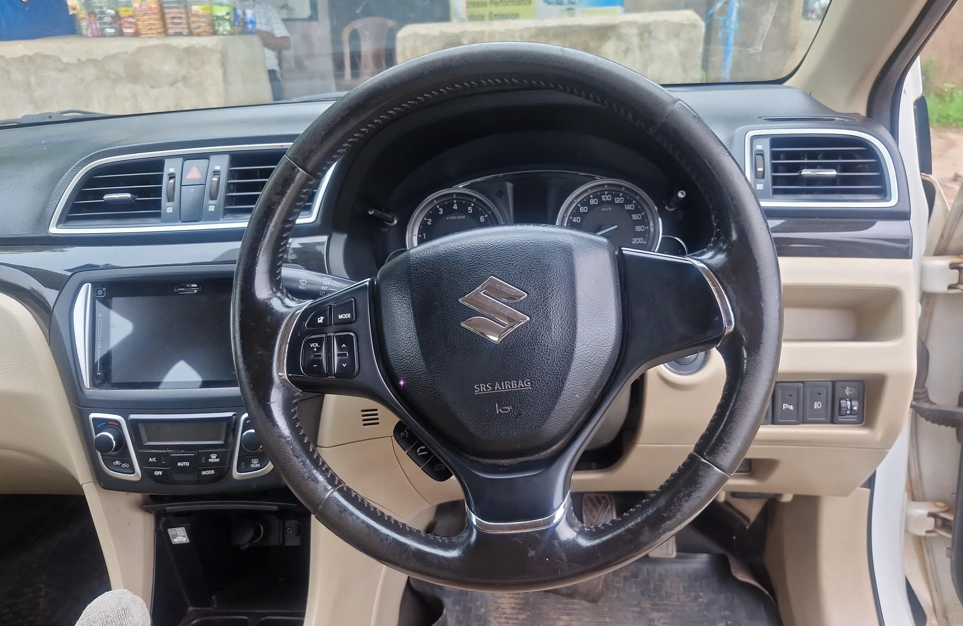 View 2017 Maruti Suzuki Ciaz ZXI Plus Image 11 Used 2017 Maruti Suzuki Ciaz ZXI Plus Image 11