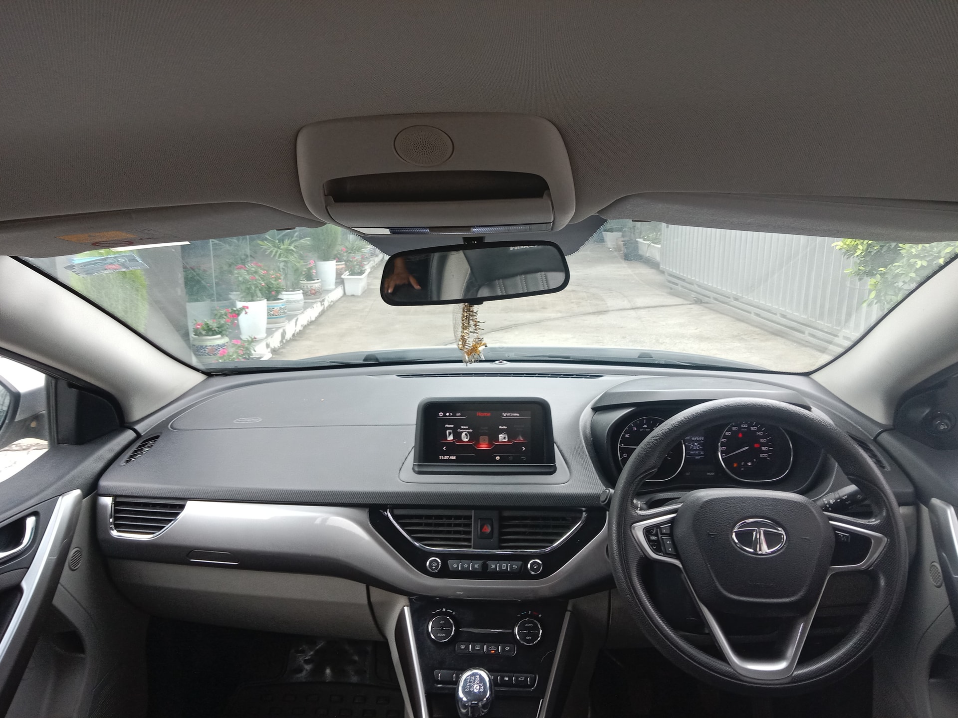 View 2018 Tata Nexon Revotron XZ Plus Image 9 Used 2018 Tata Nexon Revotron XZ Plus Image 9