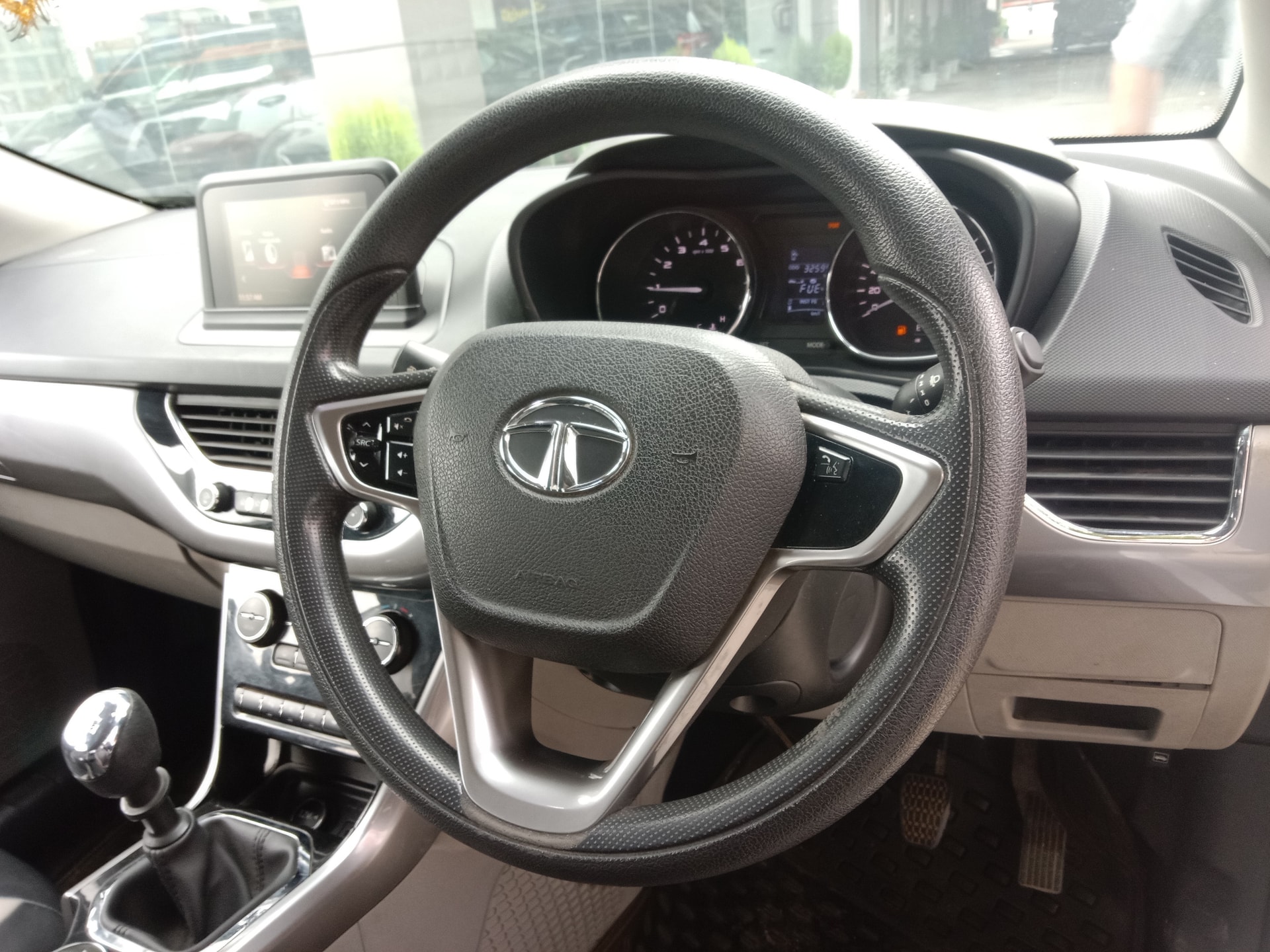 View 2018 Tata Nexon Revotron XZ Plus Image 11 Used 2018 Tata Nexon Revotron XZ Plus Image 11