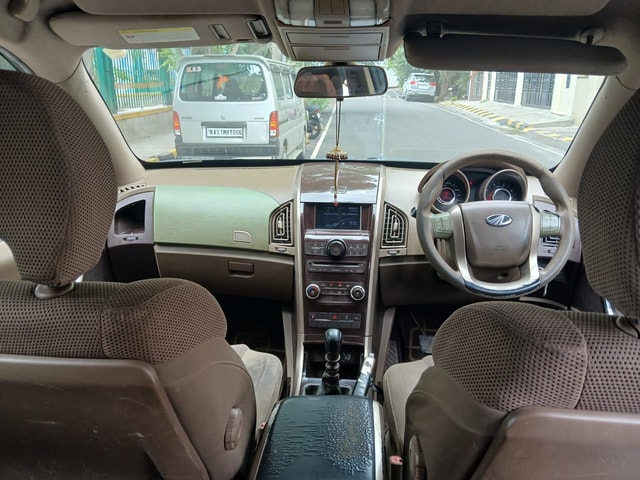 View Mahindra XUV500 Image 9 Used Mahindra XUV500 Image 9