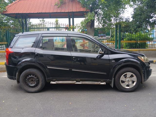 View Mahindra XUV500 Image 8 Used Mahindra XUV500 Image 8