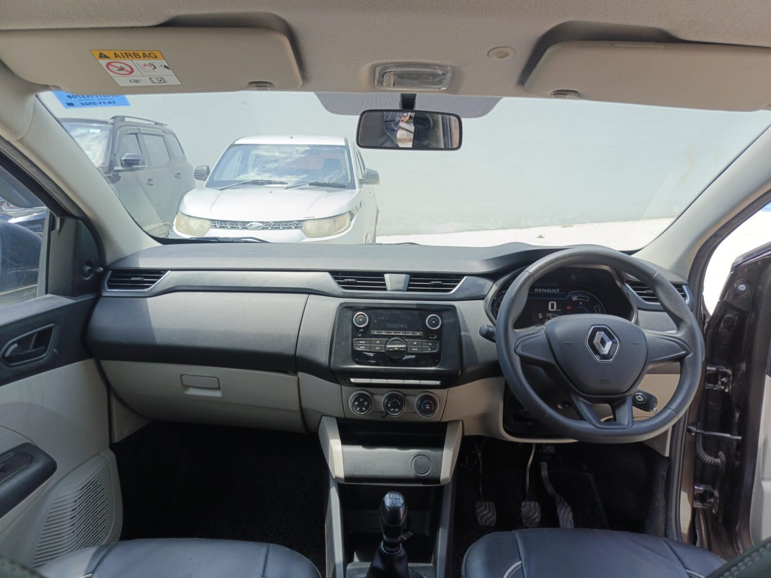 Used 2022 Renault Triber Used 2022 Renault Triber