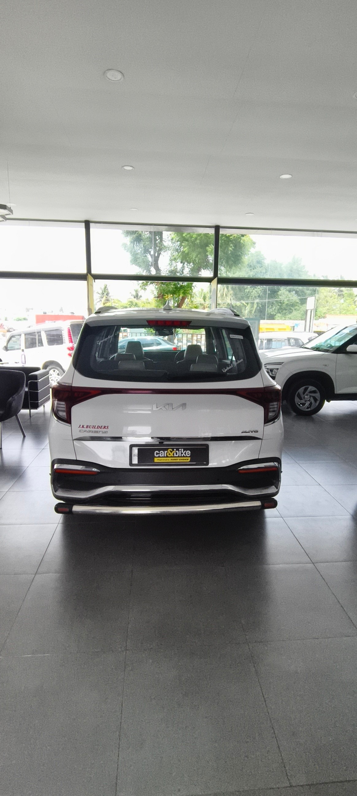 View 2022 Kia Carens Luxury Plus 1.5 AT Diesel 7 STR Image 4 Used 2022 Kia Carens Luxury Plus 1.5 AT Diesel 7 STR Image 4