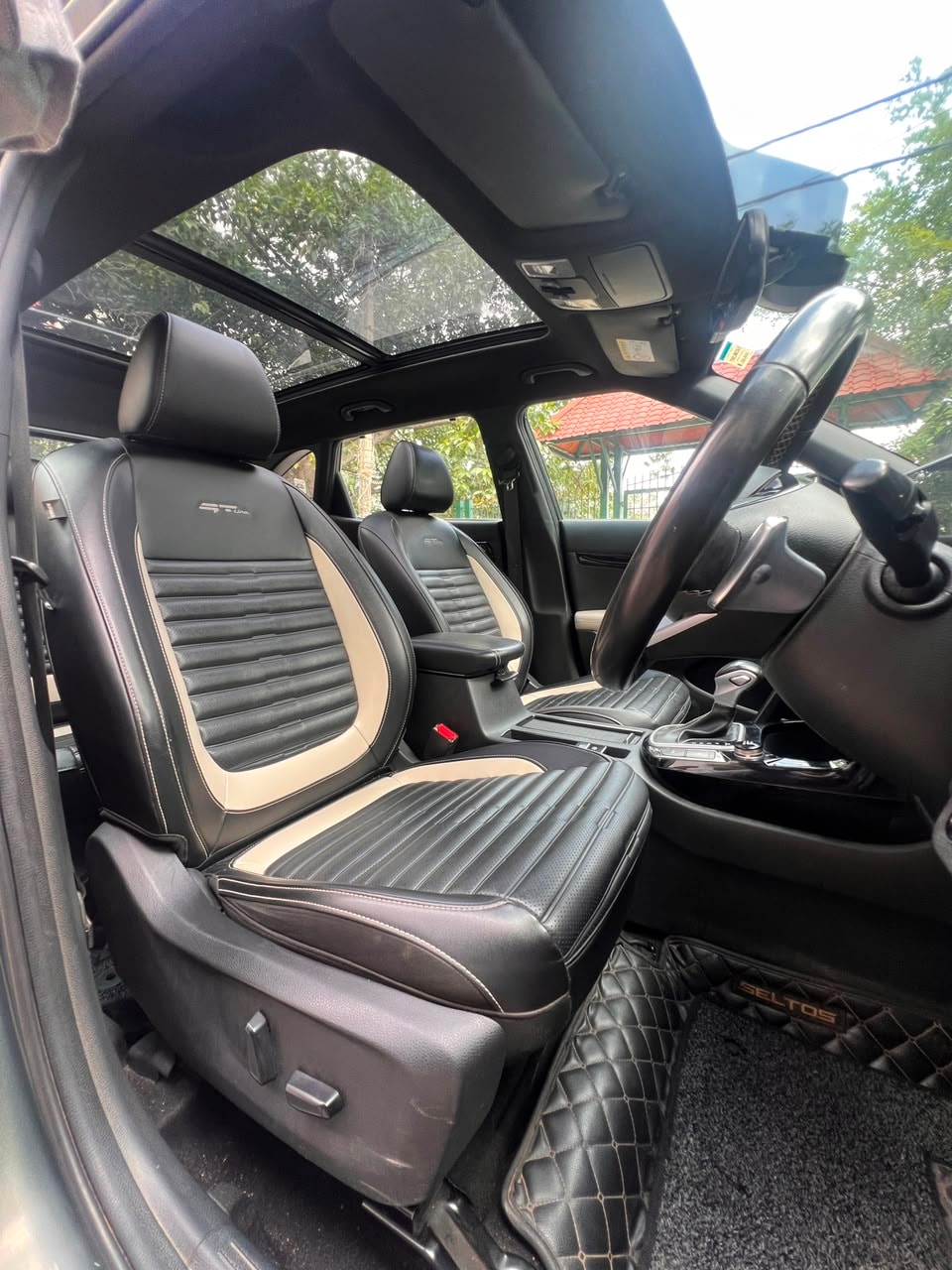 View 2023 Kia Seltos GTX Plus AT Diesel Image 14 Used 2023 Kia Seltos GTX Plus AT Diesel Image 14