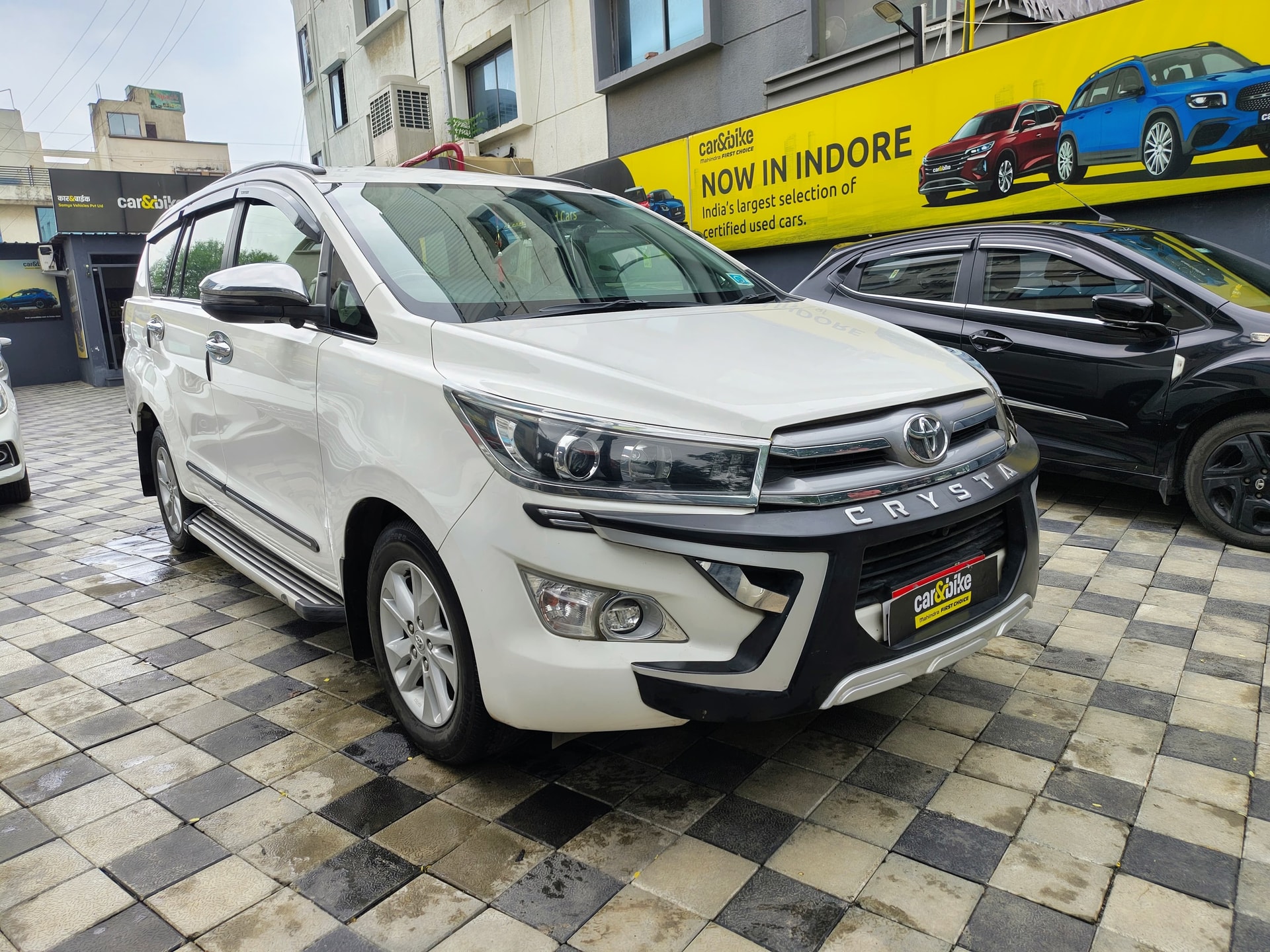 View 2020 Toyota Innova Crysta 2.5 VX MT 7 SEATER Image 11 Used 2020 Toyota Innova Crysta 2.5 VX MT 7 SEATER Image 11