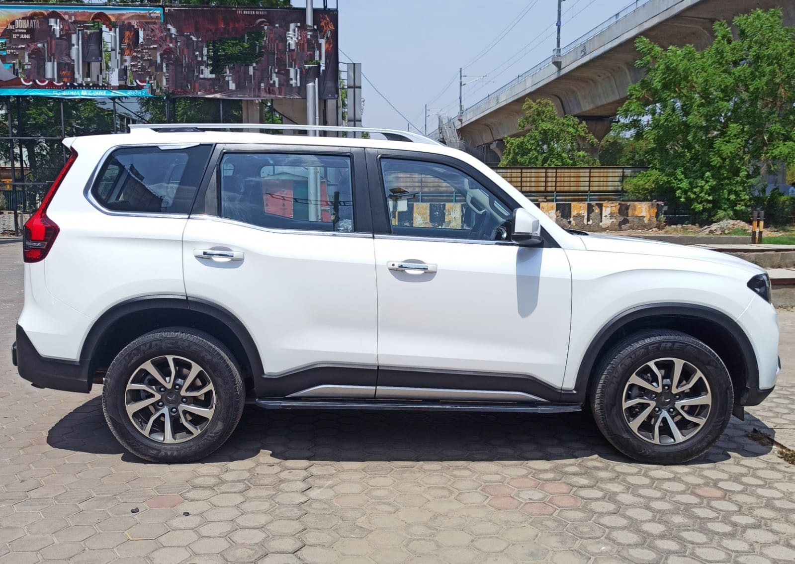 View 2022 Mahindra Scorpio-N Z8 7 STR AT Petrol Image 4 Used 2022 Mahindra Scorpio-N Z8 7 STR AT Petrol Image 4
