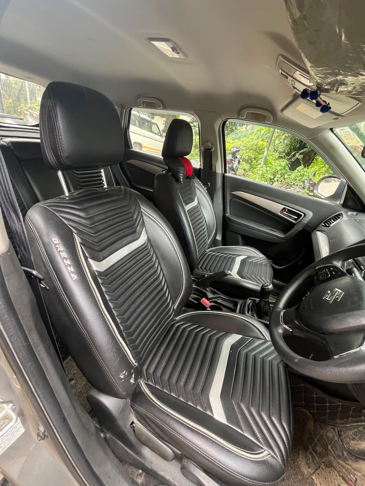 View 2016 Maruti Suzuki Vitara Brezza ZDi Image 2 Used 2016 Maruti Suzuki Vitara Brezza ZDi Image 2
