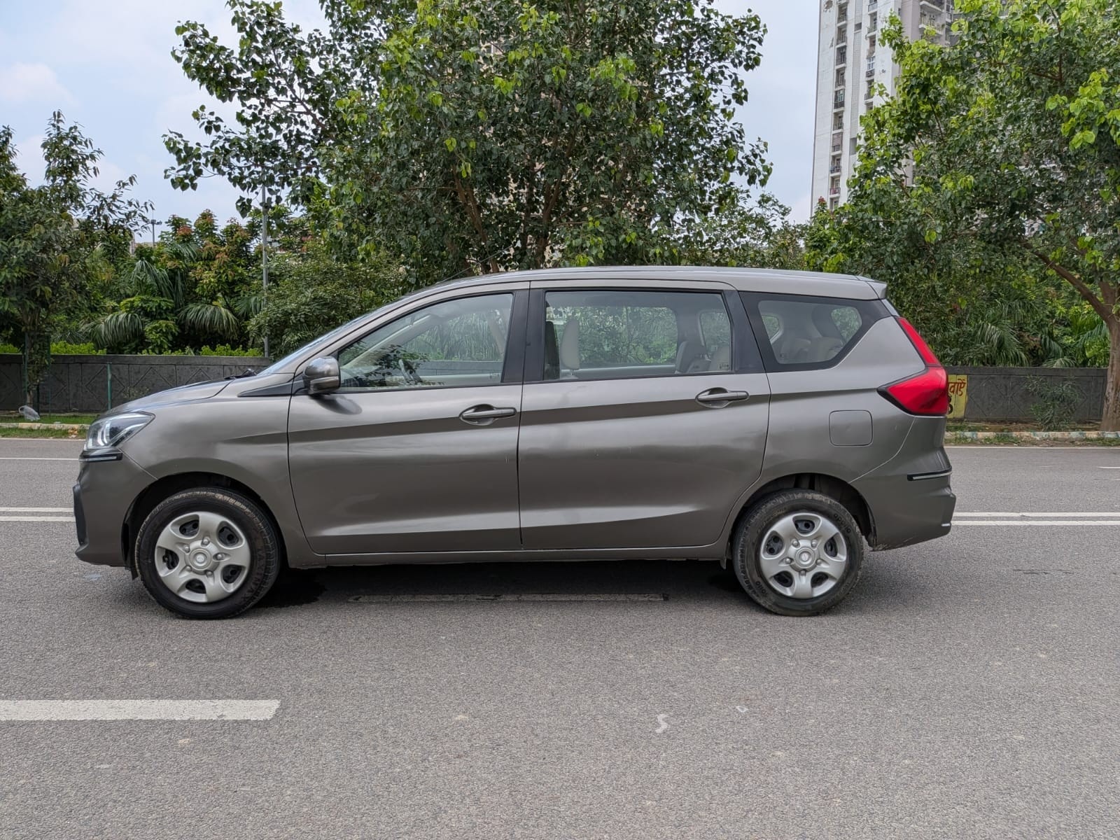 View 2022 Maruti Suzuki Ertiga VXI (O) Image 4 Used 2022 Maruti Suzuki Ertiga VXI (O) Image 4