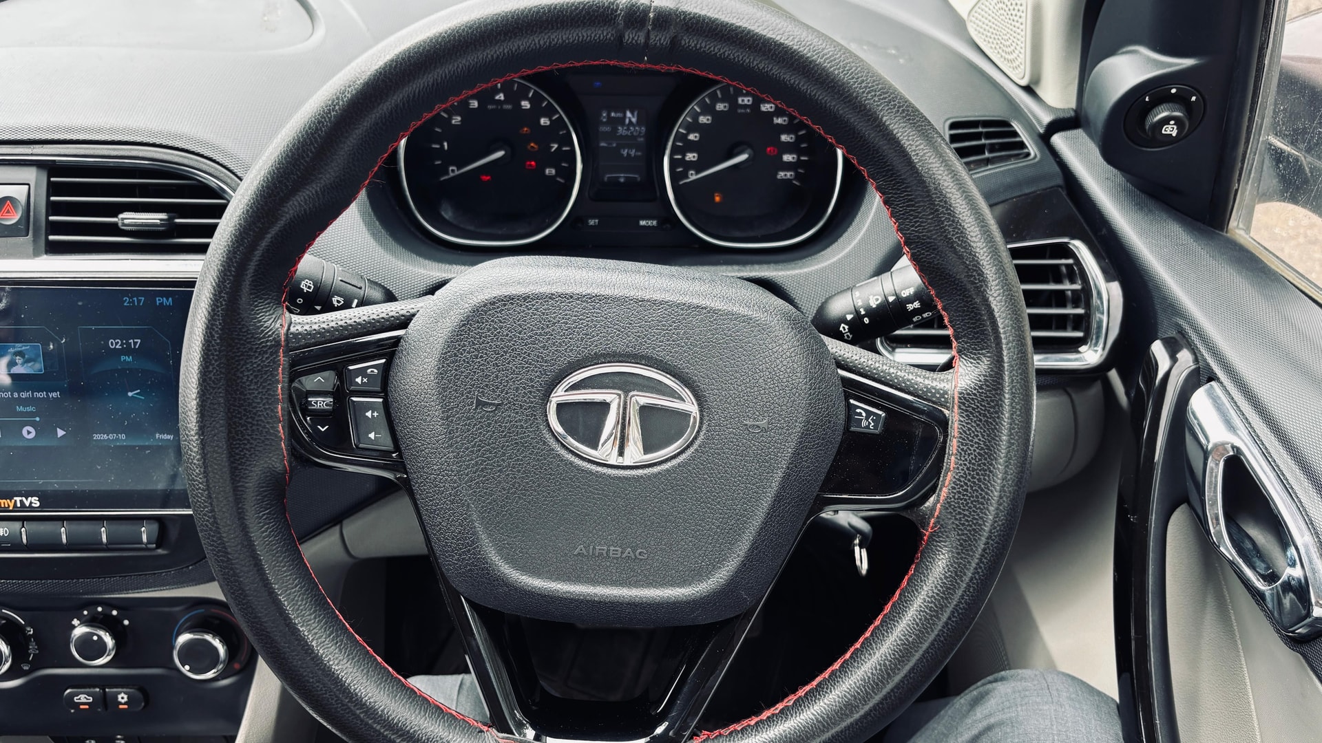 View 2019 Tata Tigor XZA Petrol AMT Image 11 Used 2019 Tata Tigor XZA Petrol AMT Image 11